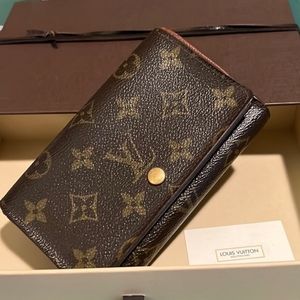 Authentic Louis Vuitton Monogram Wallet
